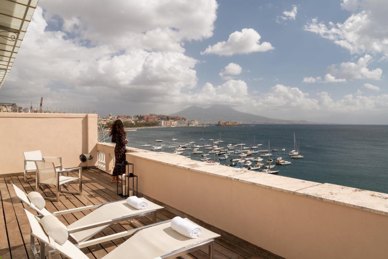 Caracciolo 13 Rooftop & Suites Napoli Eksteriør bilde