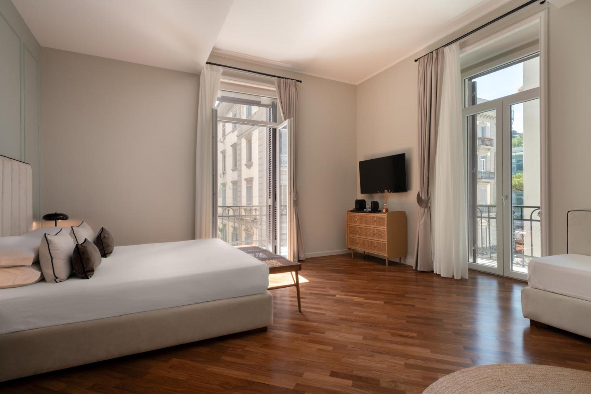 Caracciolo 13 Rooftop & Suites Napoli Eksteriør bilde